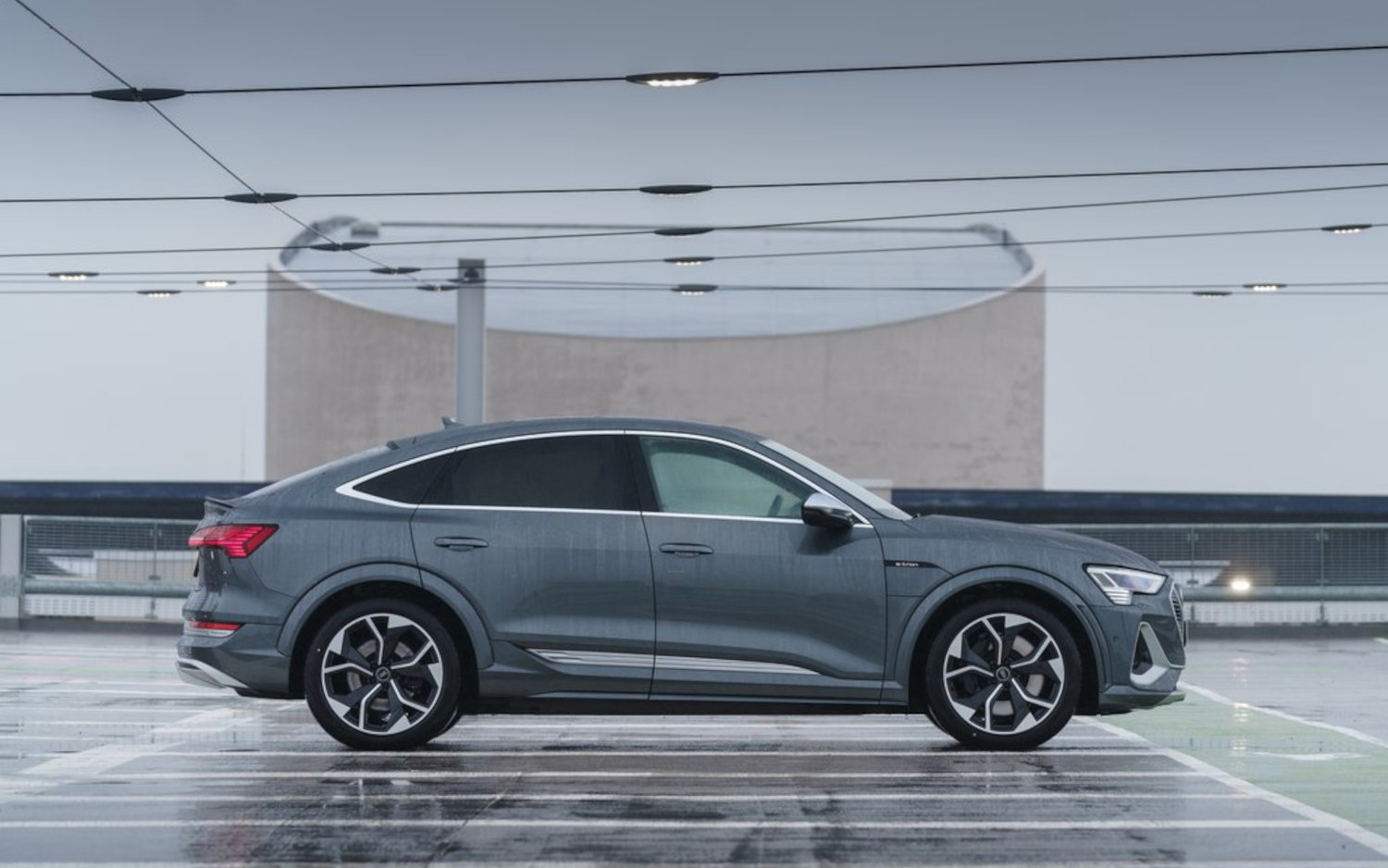 Comparison Audi etron S 2021 vs Audi etron Sportback S line